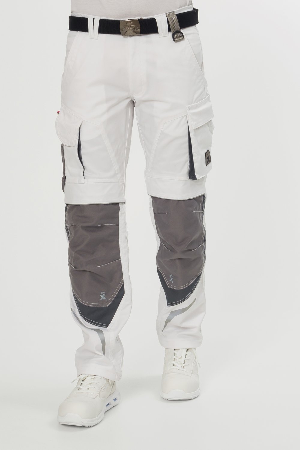 xcess Arbeitshose weiß grau – robuste Cargohose mit verstärkten Knien und vielen Taschen für Handwerker.