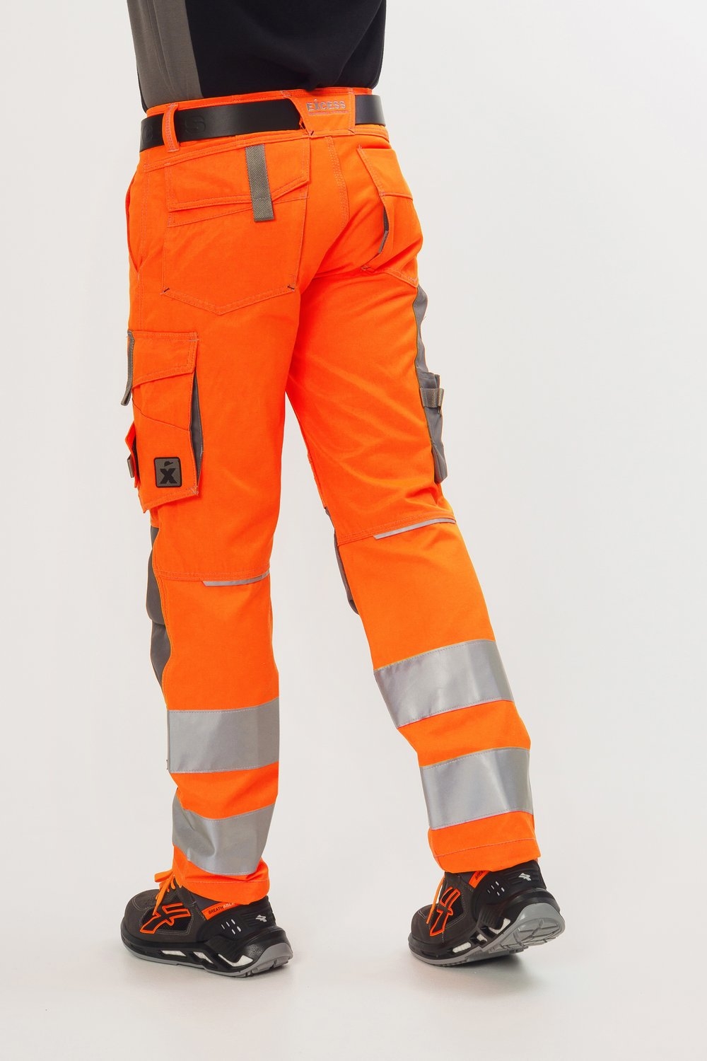 EXCESS Warnschutzhose orange mit Reflexstreifen und Multifunktionstaschen, ideal für Bau und Handwerk.