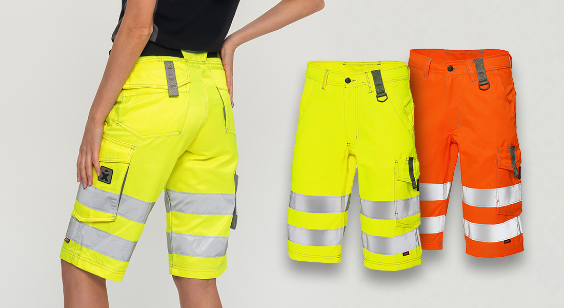 Zwei kurze Warnschutzhosen in Gelb und Orange mit reflektierenden Streifen. Links trägt eine Person die gelbe Hose, daneben sind beide Modelle freigestellt zu sehen.